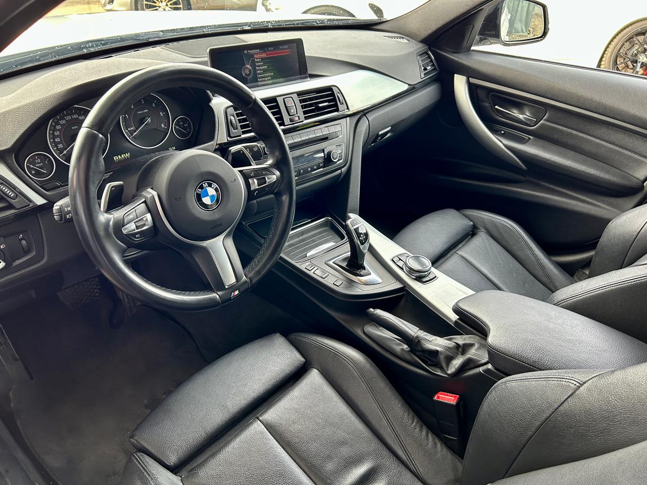 BMW 320d xDrive Touring Sport Line