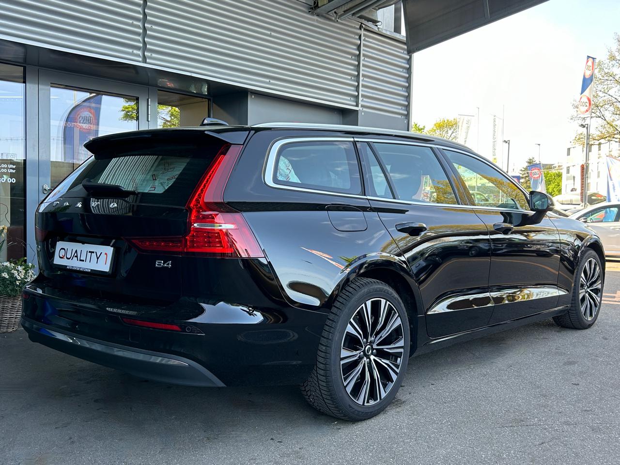 Volvo V60 B4 Benzin Mild Hybrid Momentum