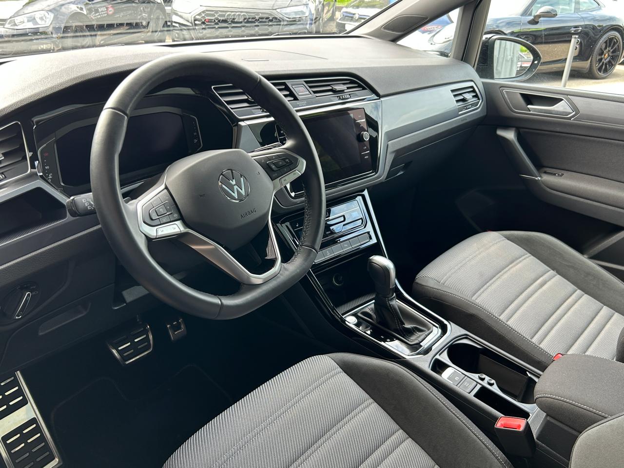 VW Touran 1.5 TSi EVO R-Line