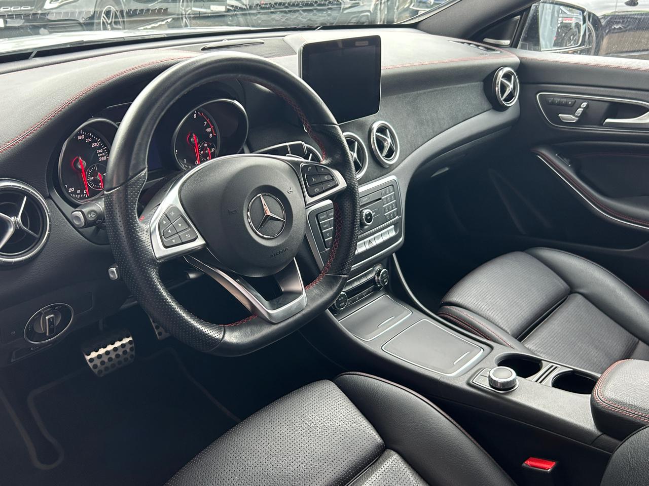 Mercedes CLA Shooting Brake 220 AMG Line 4Matic