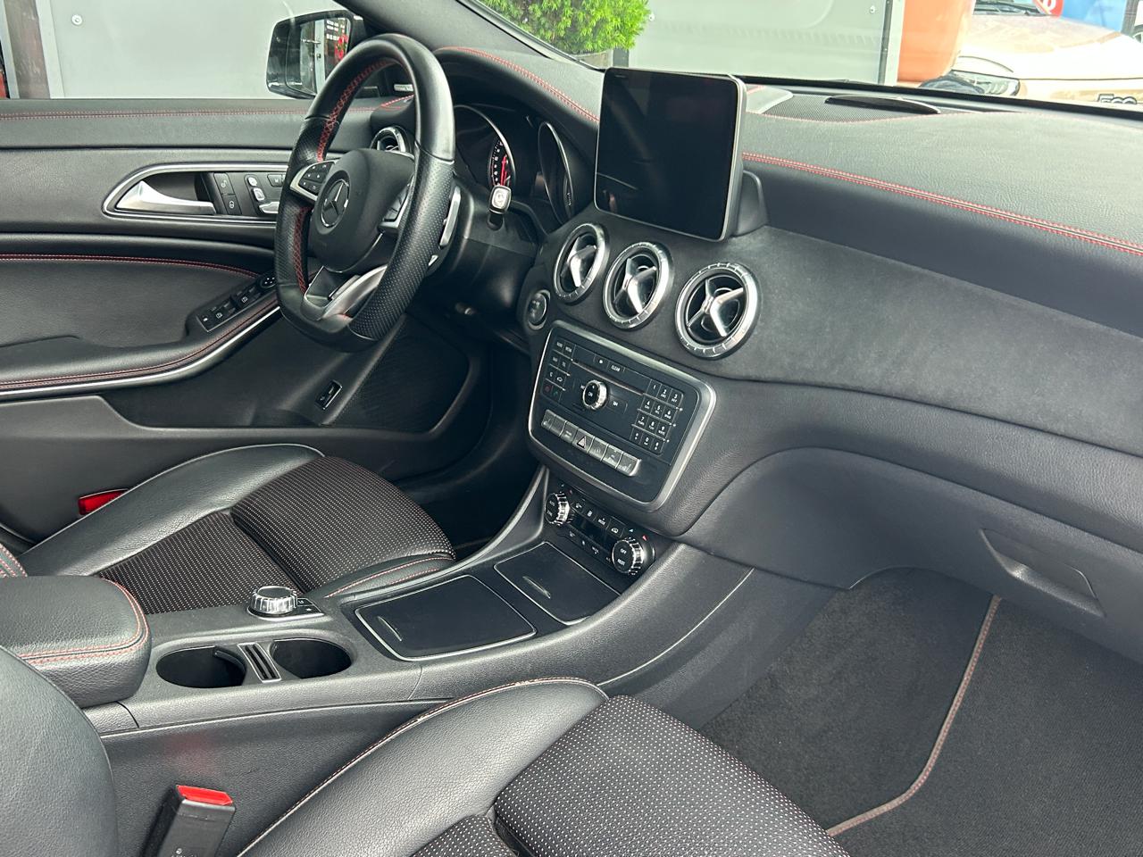 Mercedes CLA Shooting Brake 220 AMG Line 4Matic