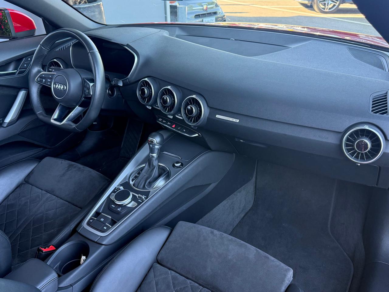 Audi TT Roadster 45 TFSi S line
