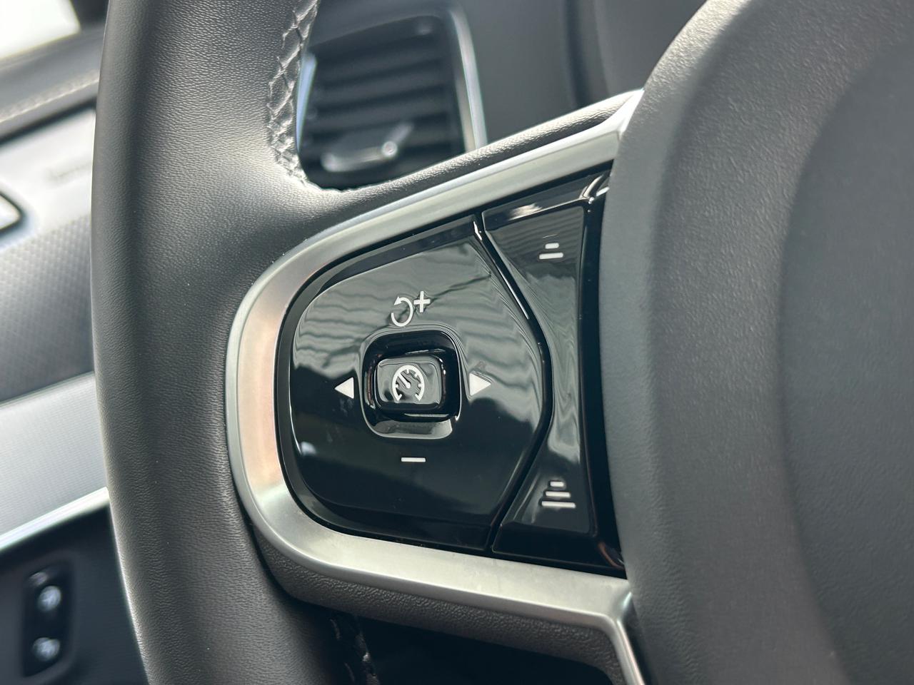 Volvo XC90 B5 Diesel Mild Hybrid AWD Plus Dark