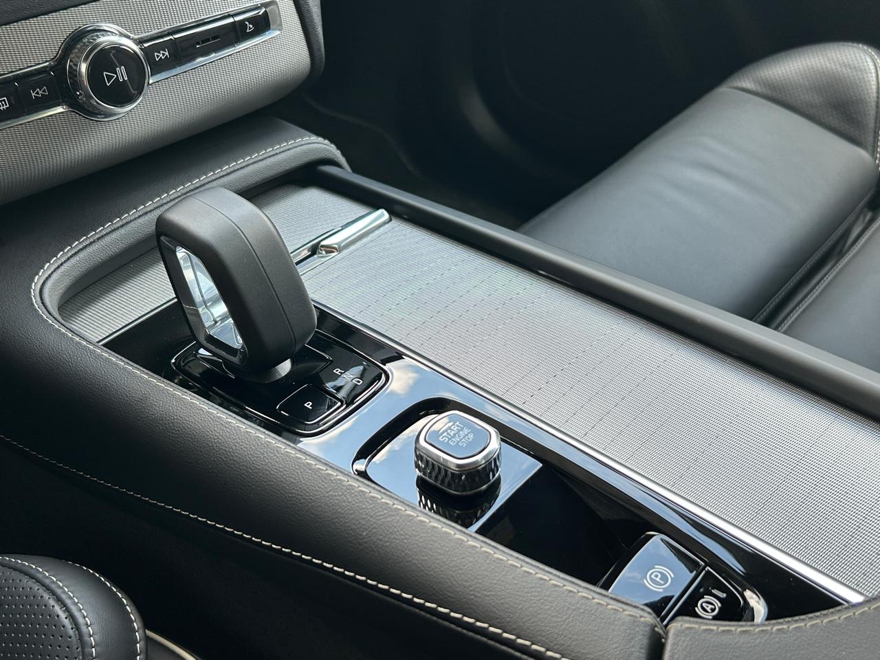 Volvo XC90 B5 Diesel Mild Hybrid AWD Plus Dark