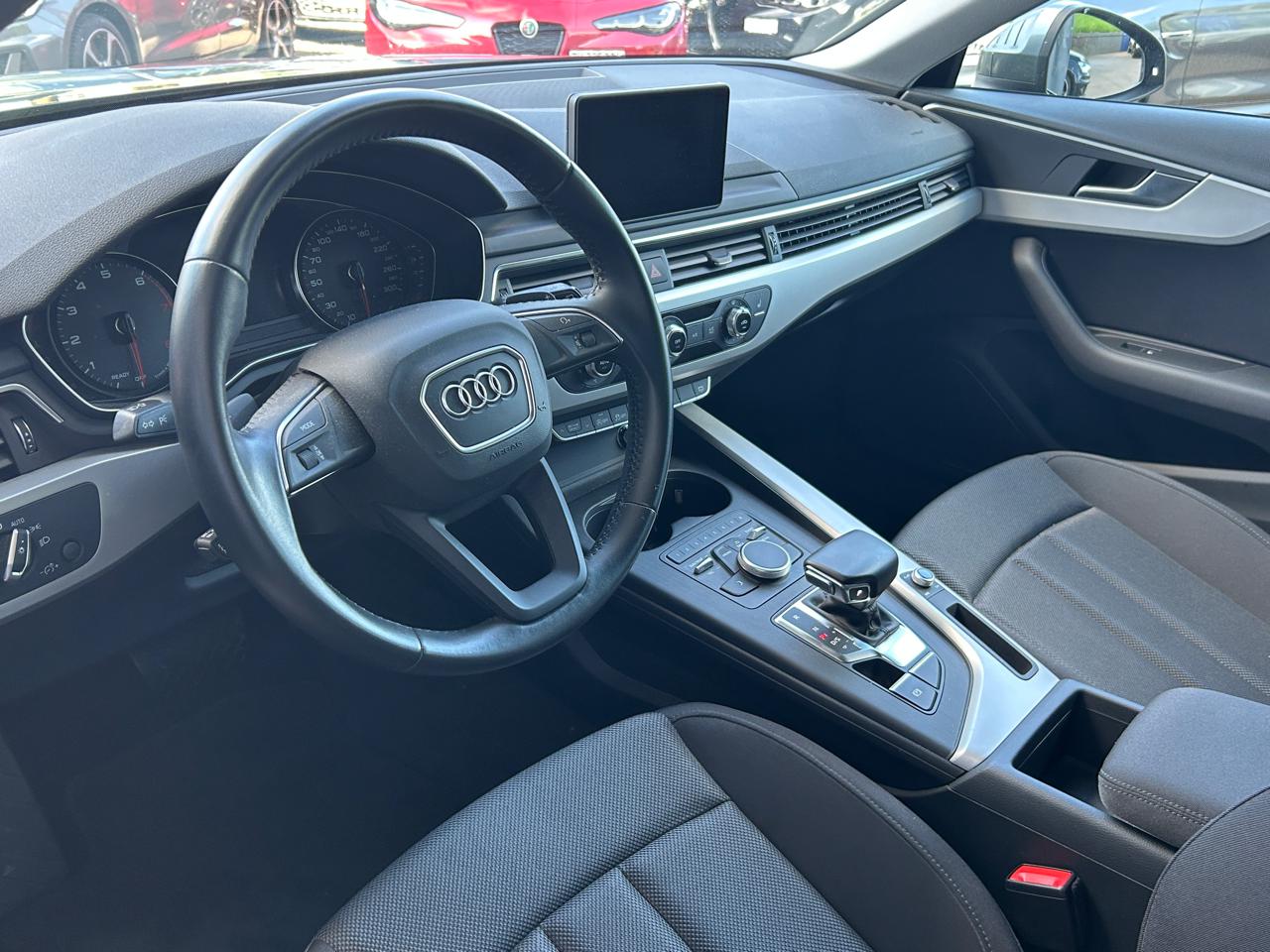 Audi A4 Avant 40 TFSi S line