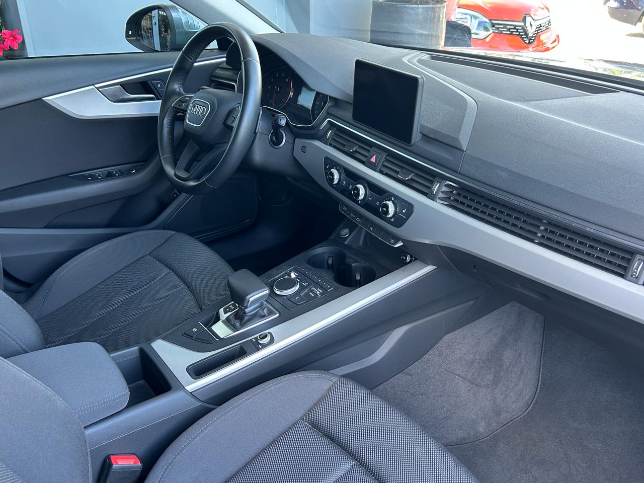 Audi A4 Avant 40 TFSi S line