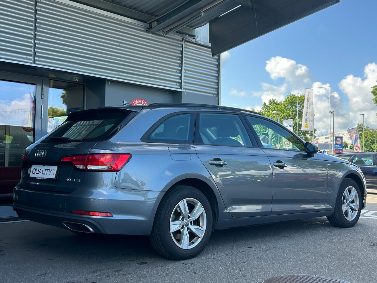 Audi A4 Avant 40 TFSi S line