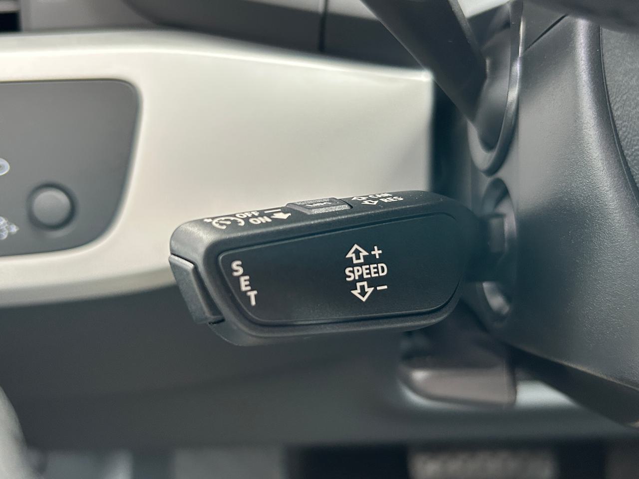 Audi A4 30 TDi S line