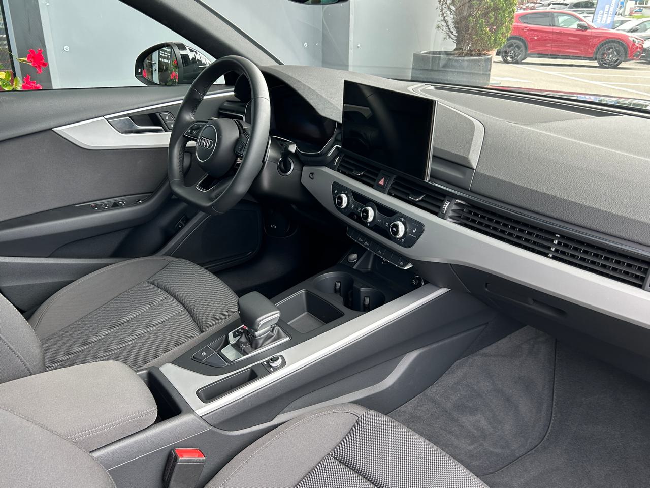 Audi A4 30 TDi S line