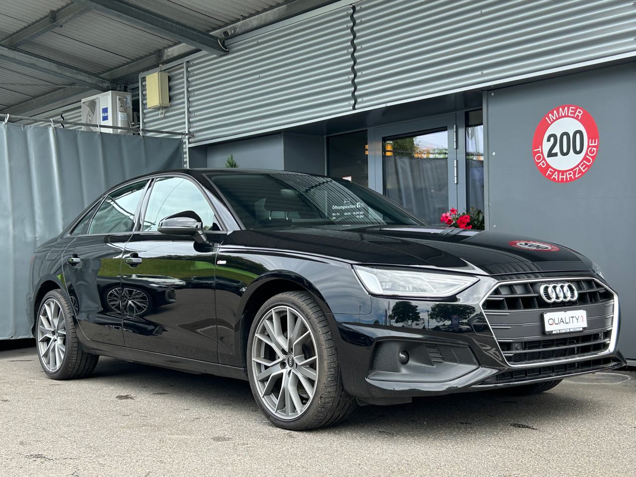 Audi A4 30 TDi S line
