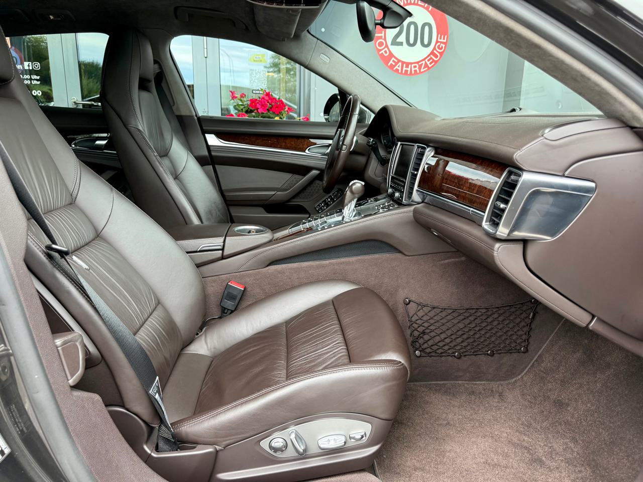 Porsche Panamera Turbo 4.8