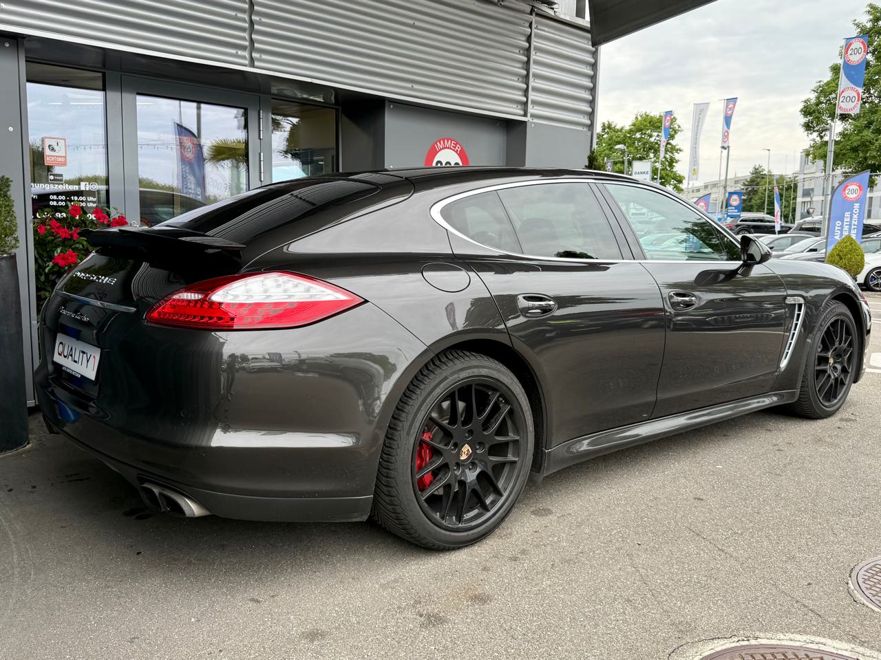 Porsche Panamera Turbo 4.8