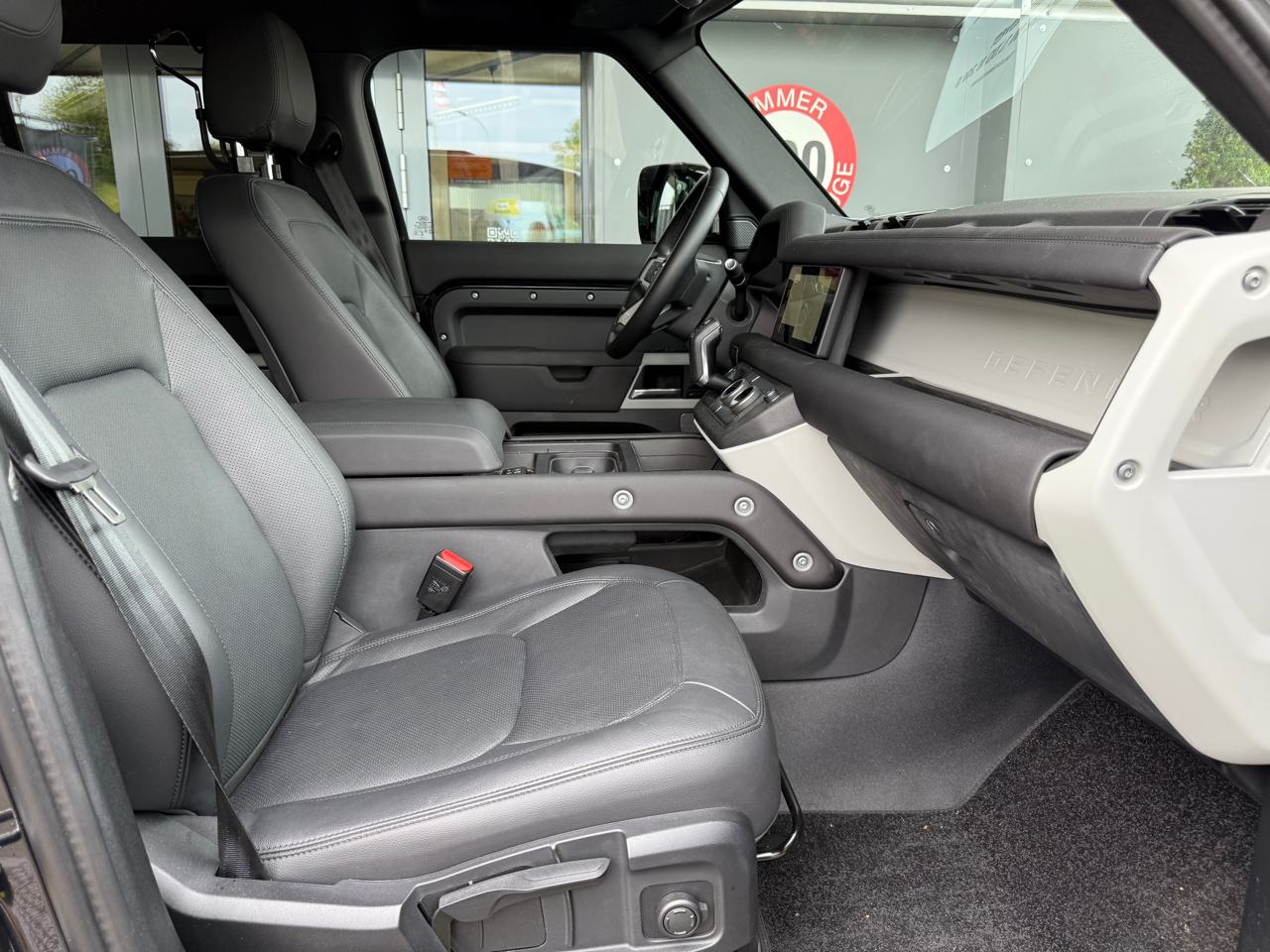 Land-Rover Defender 110 3.0 D I6 200 S AWD