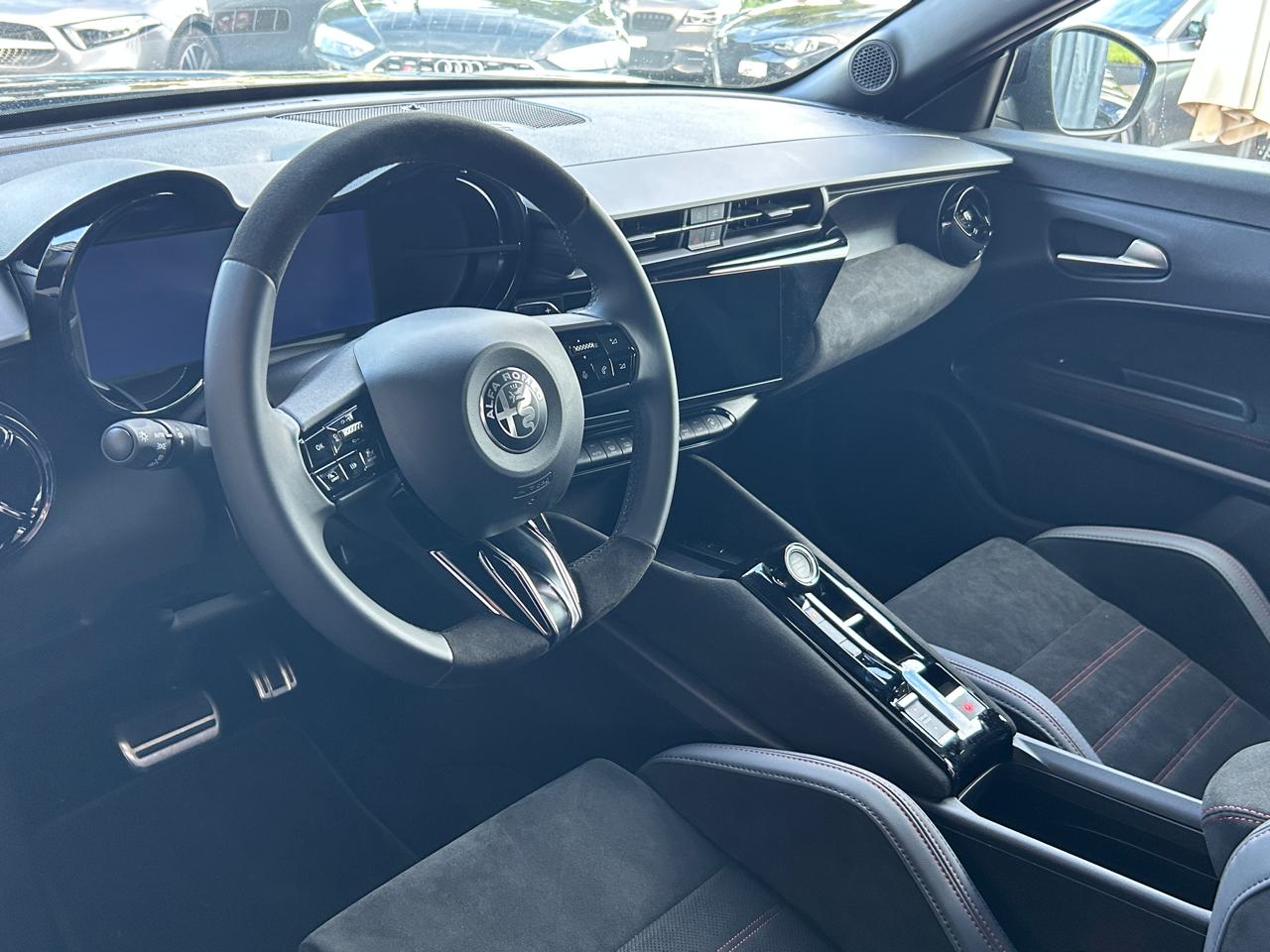Alfa Romeo Junior 1.2 48V Hybrid Q4 *Sport Speciale*