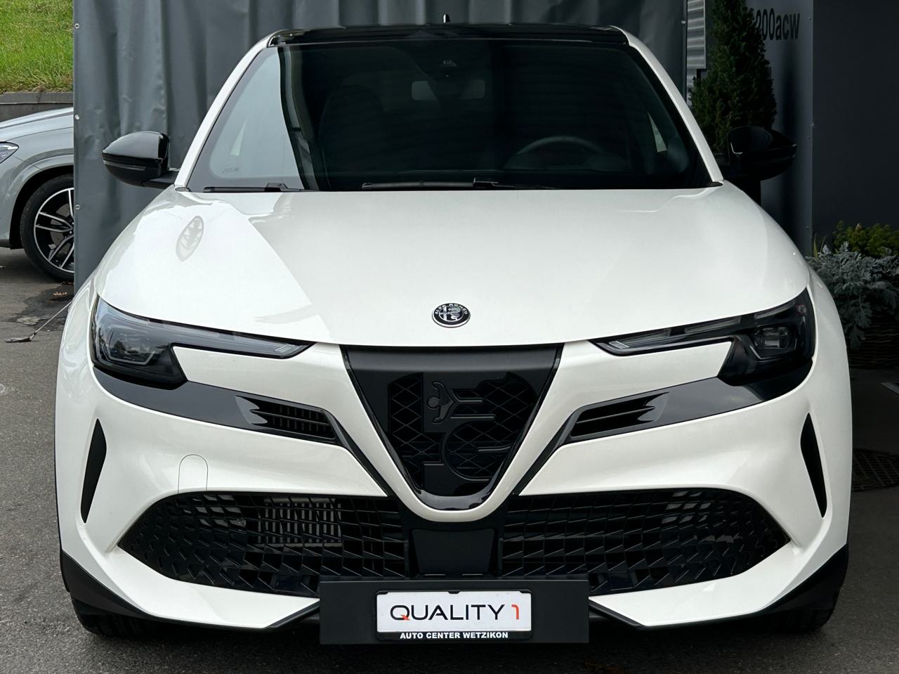 Alfa Romeo Junior 1.2 48V Hybrid *Speciale*