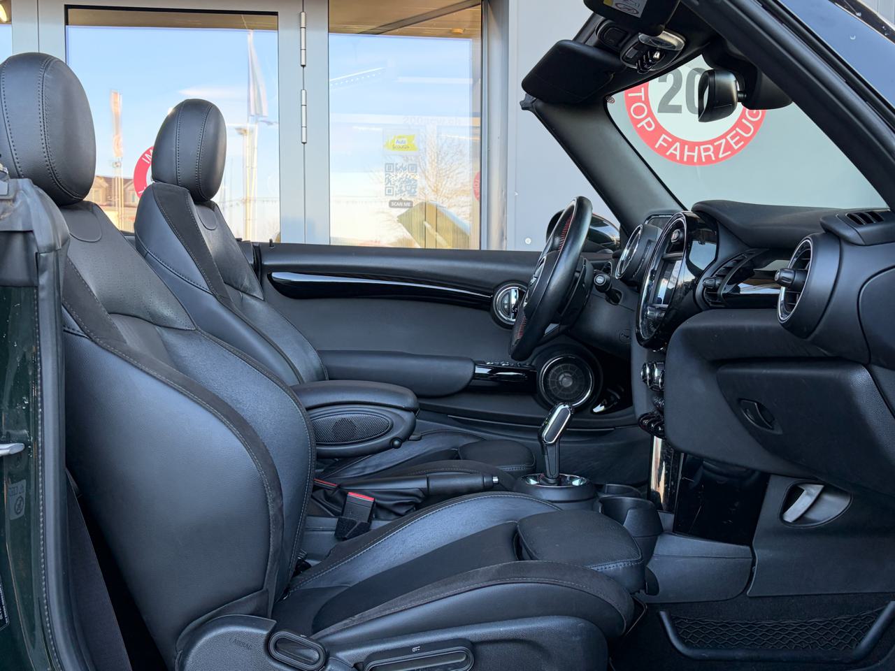 Mini Cooper John Cooper Works Cabriolet