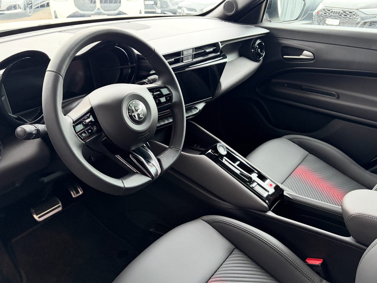 Alfa Romeo Junior 1.2 48V Hybrid Q4 Pack Tech Sky