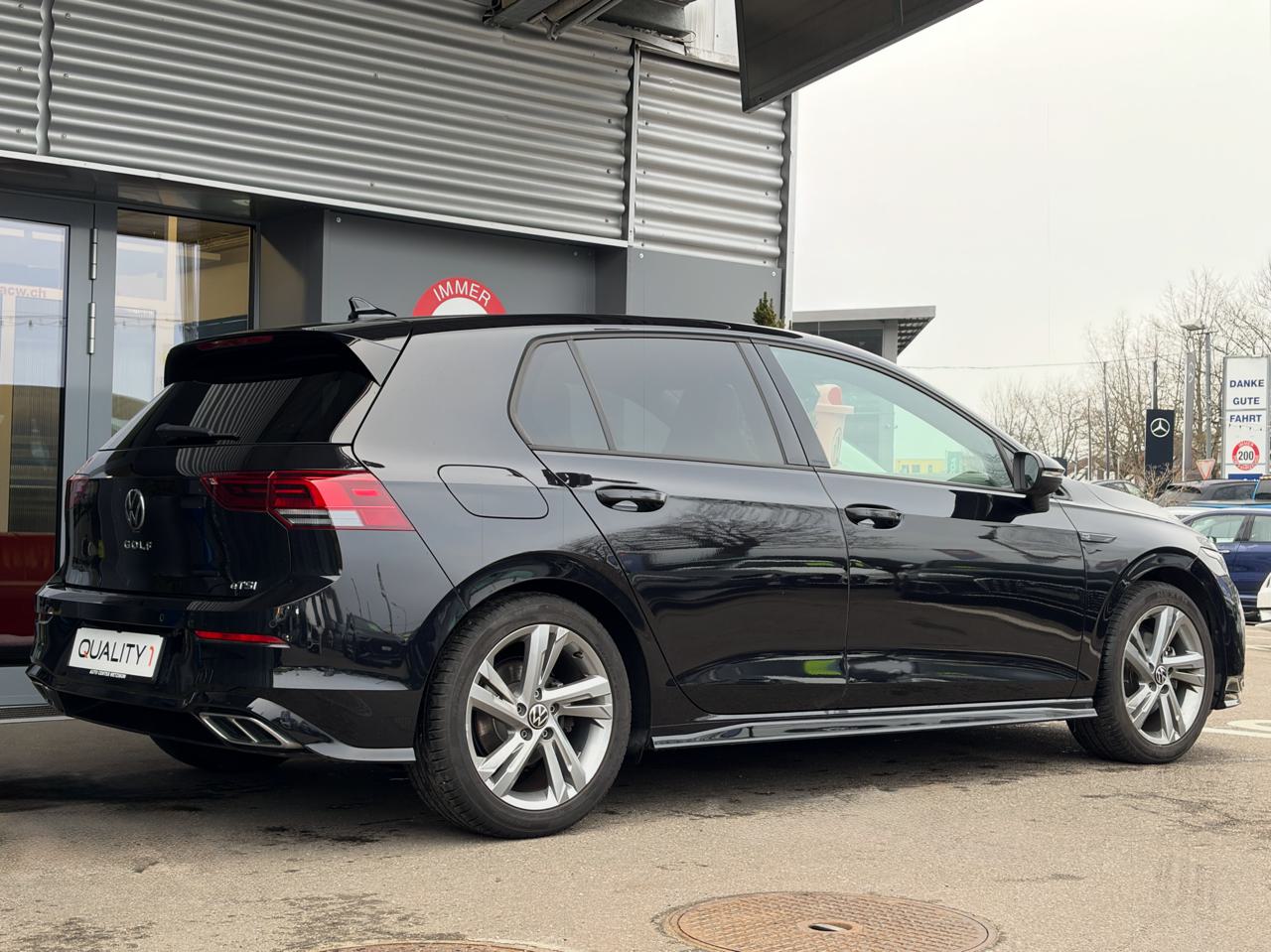 VW Golf VIII 1.5 eTSi mHEV ACT R-Line