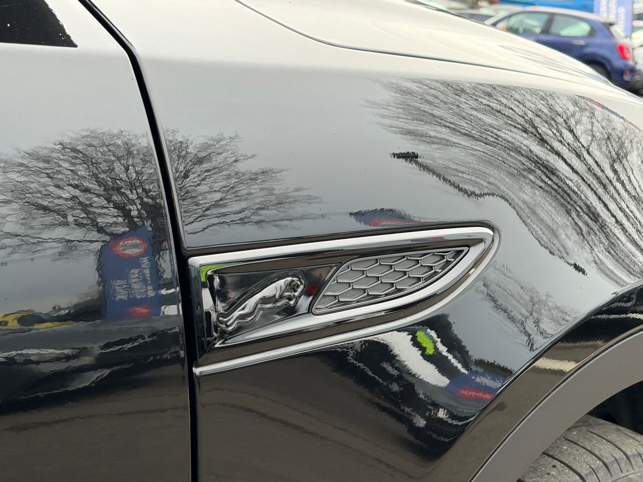 Jaguar E-Pace 1.5 P300e R-Dynamic AWD SE