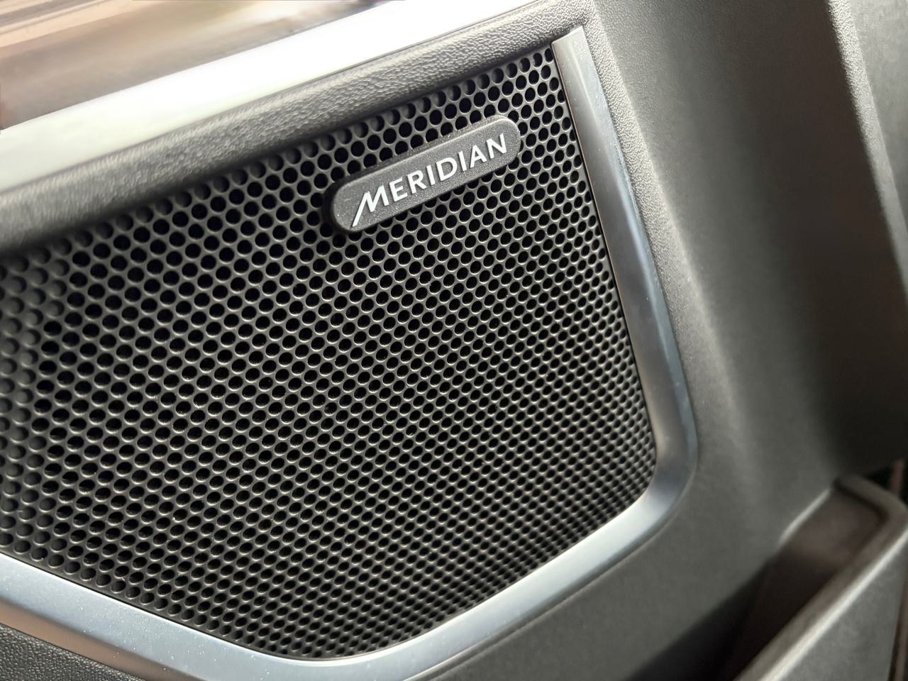 Jaguar E-Pace 1.5 P300e R-Dynamic AWD SE