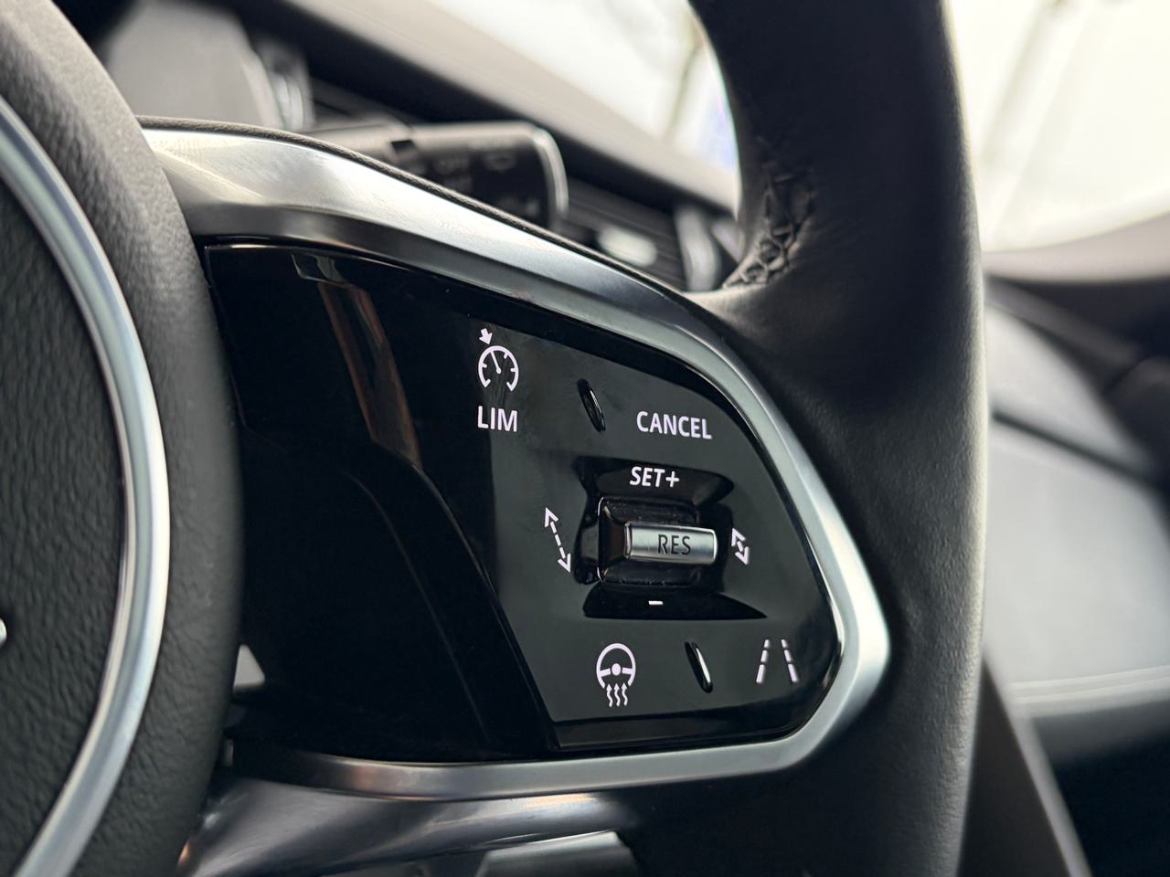 Jaguar E-Pace 1.5 P300e R-Dynamic AWD SE