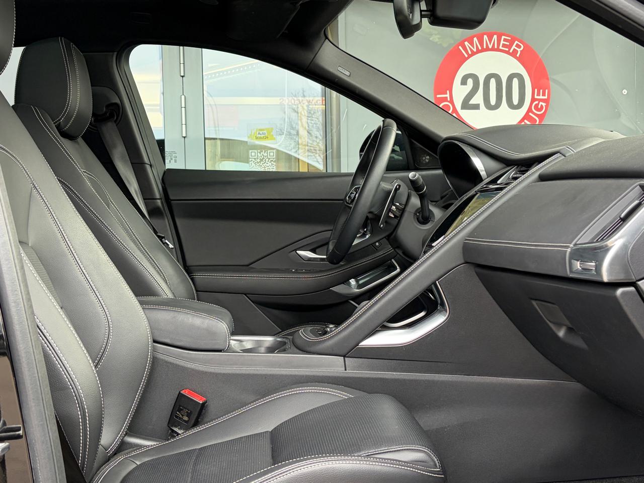 Jaguar E-Pace 1.5 P300e R-Dynamic AWD SE