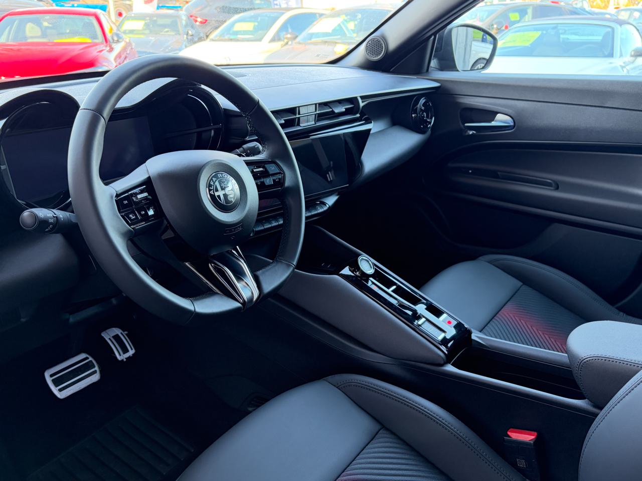 Alfa Romeo Junior 1.2 48V Hybrid Q4 Pack Tech Sky