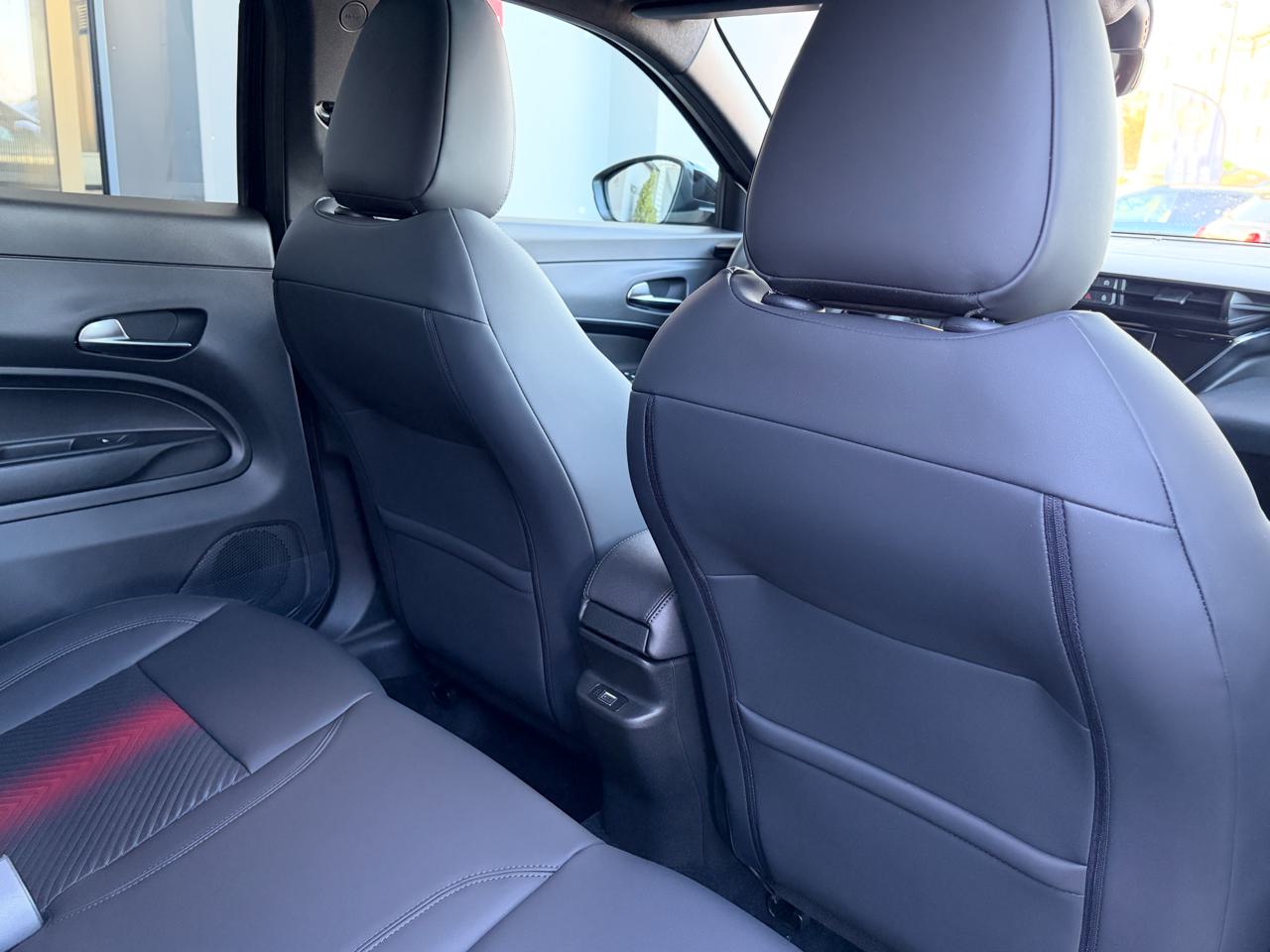 Alfa Romeo Junior 1.2 48V Hybrid Q4 Pack Tech Sky