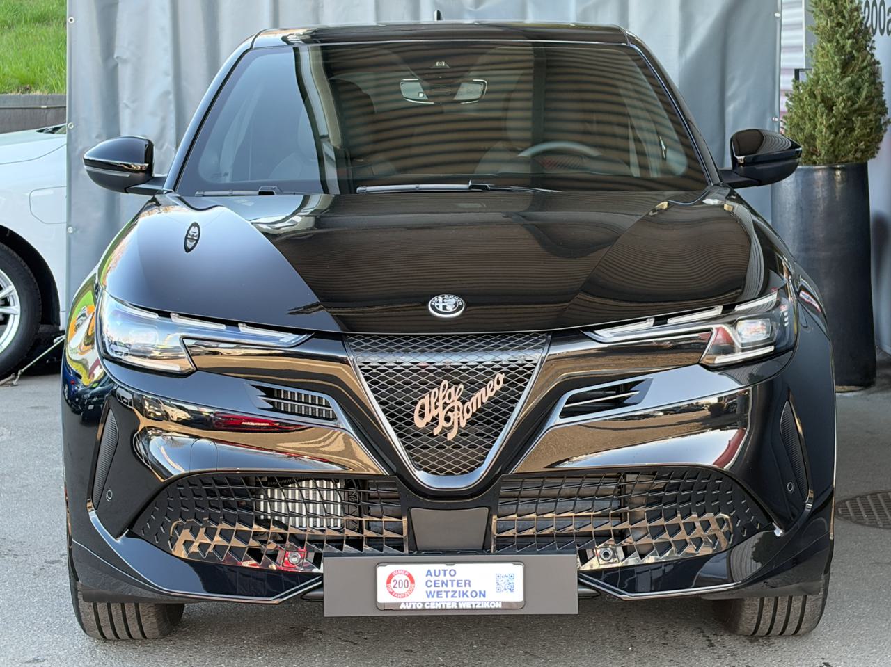 Alfa Romeo Junior 1.2 48V Hybrid Q4 Pack Tech Sky