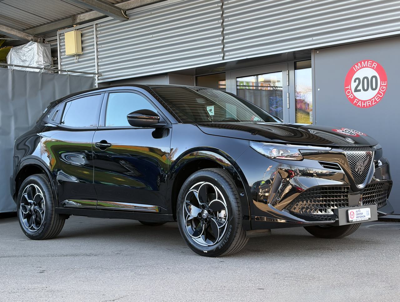 Alfa Romeo Junior 1.2 48V Hybrid Q4 Pack Tech Sky