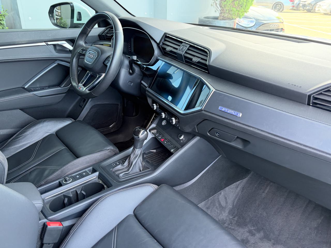 Audi Q3 40 TFSi S line quattro