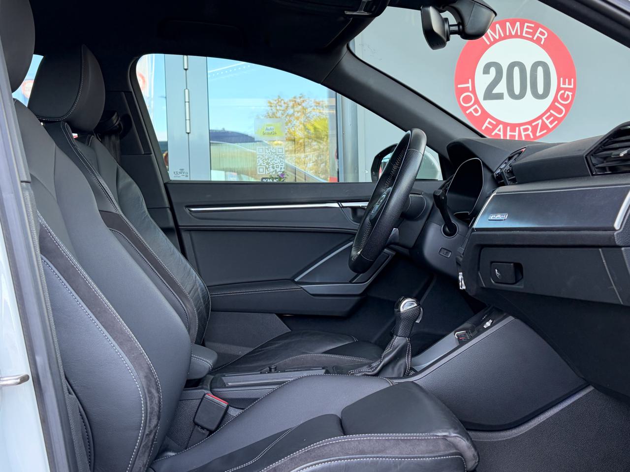 Audi Q3 40 TFSi S line quattro