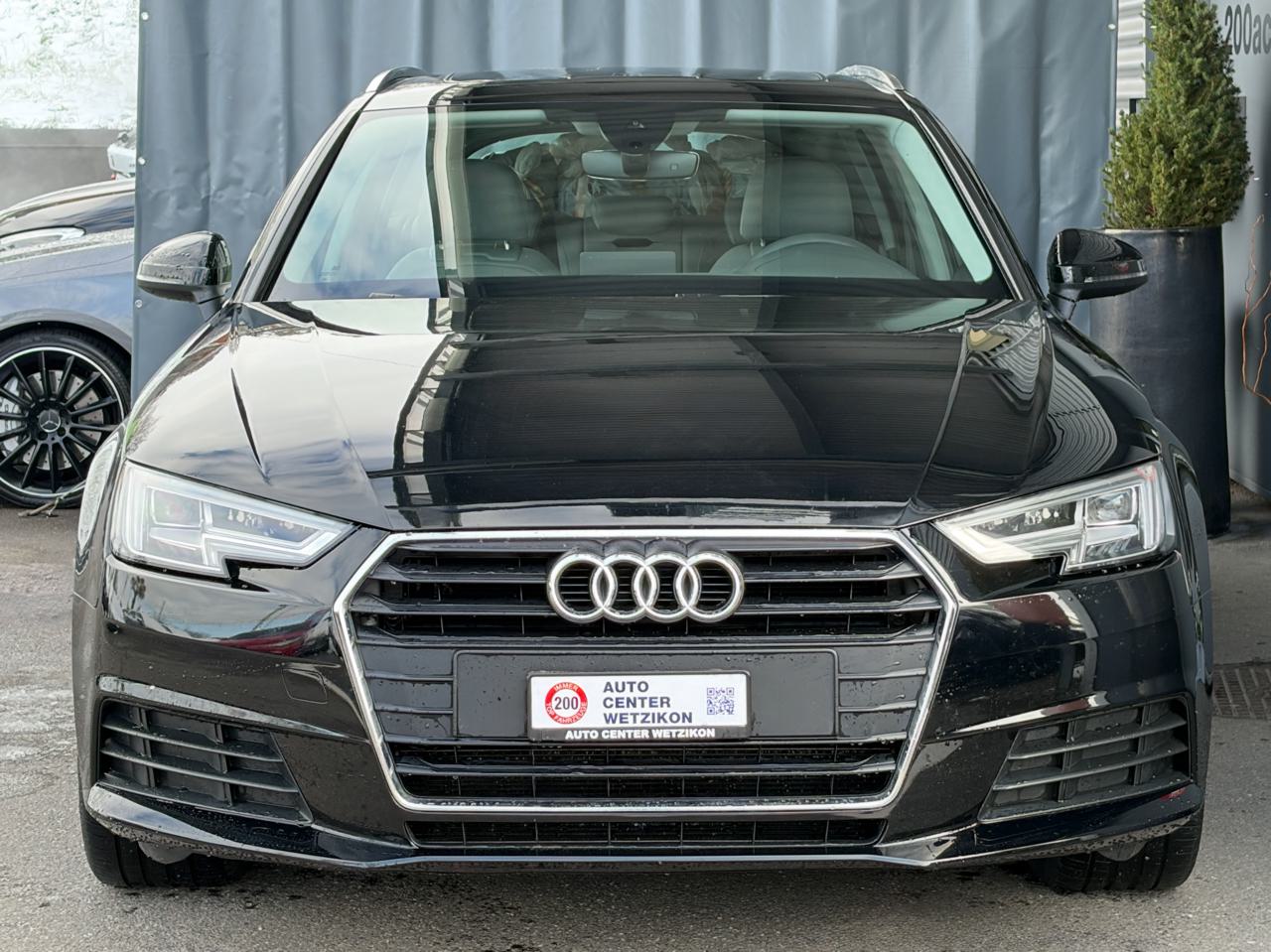 Audi A4 Avant 2.0 TDi S line