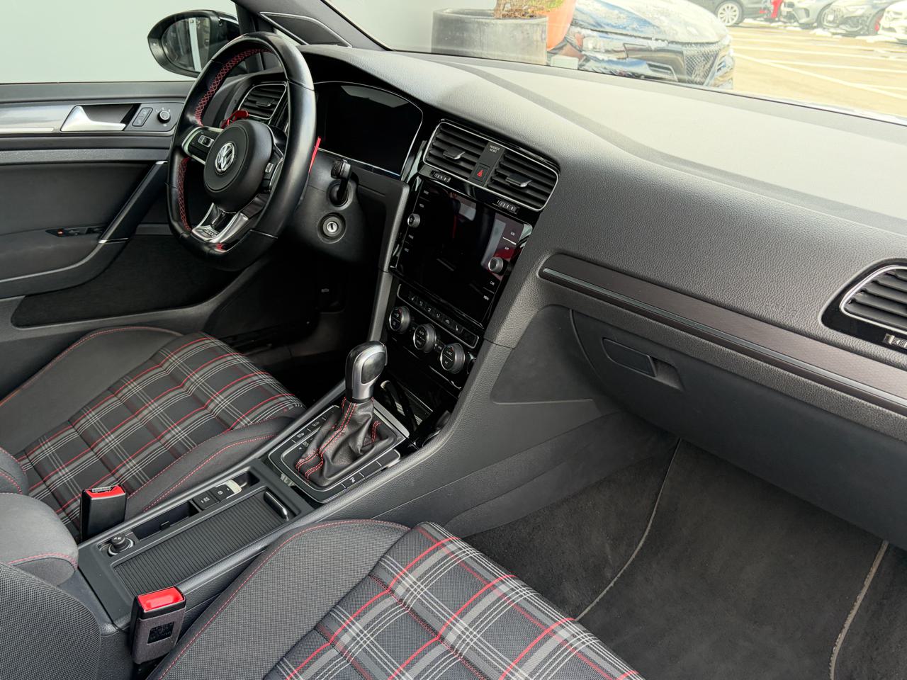 VW Golf VII 2.0 TSi GTI Performance