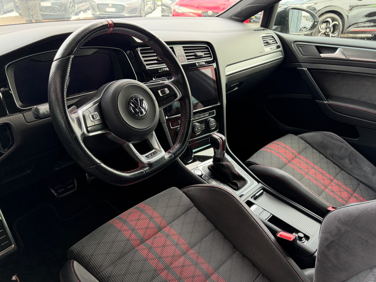 VW Golf VII 2.0 TSi GTI TCR