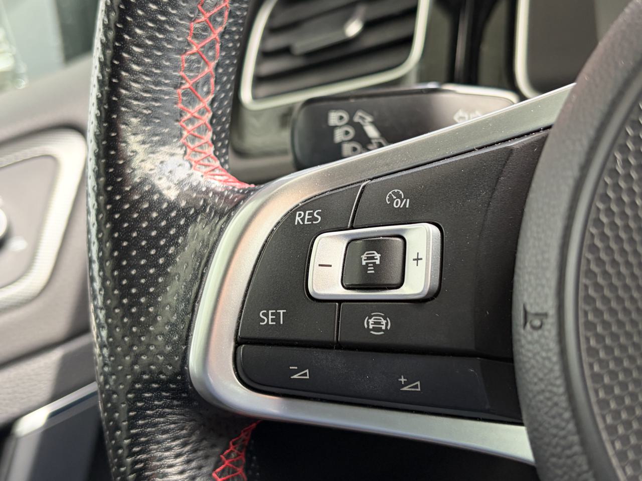 VW Golf VII 2.0 TSi GTI TCR