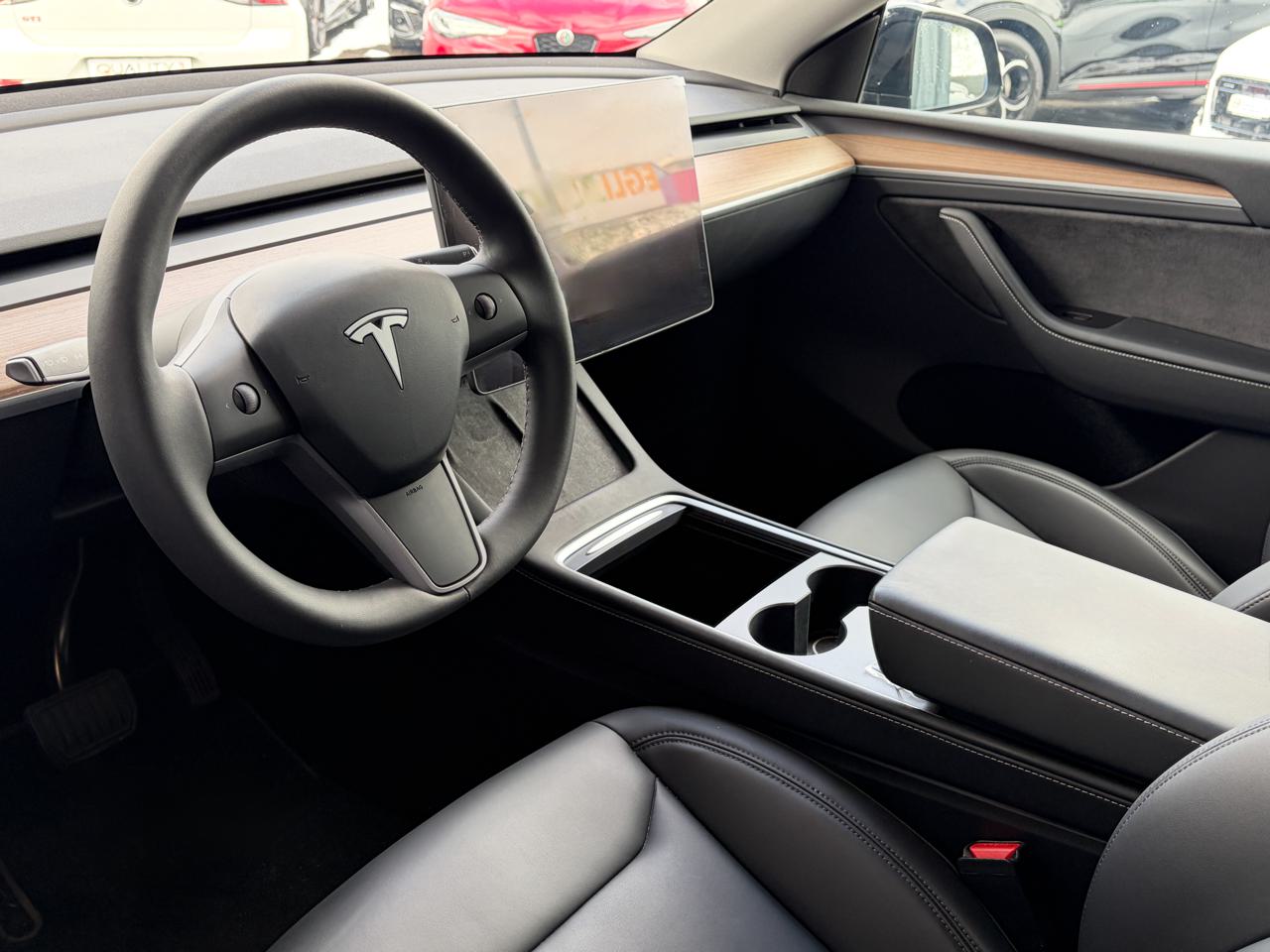 Tesla Model Y Long Range AWD