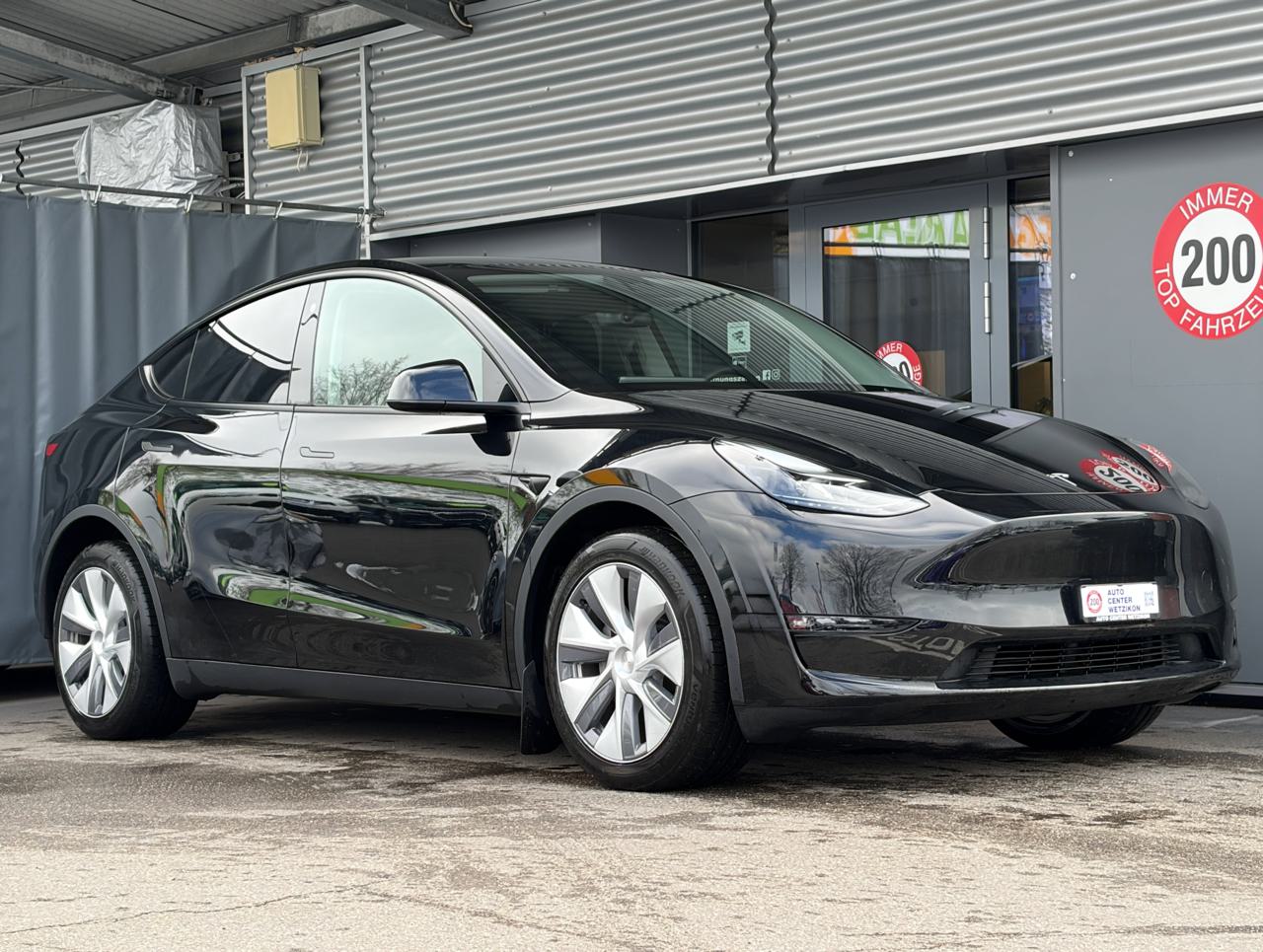 Tesla Model Y Long Range AWD