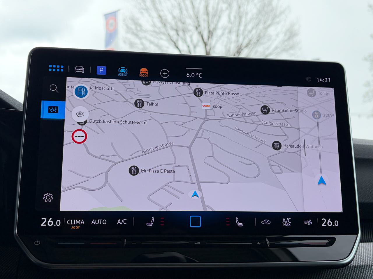 VW Golf VIII 1.5 eTSi mHEV R-Line