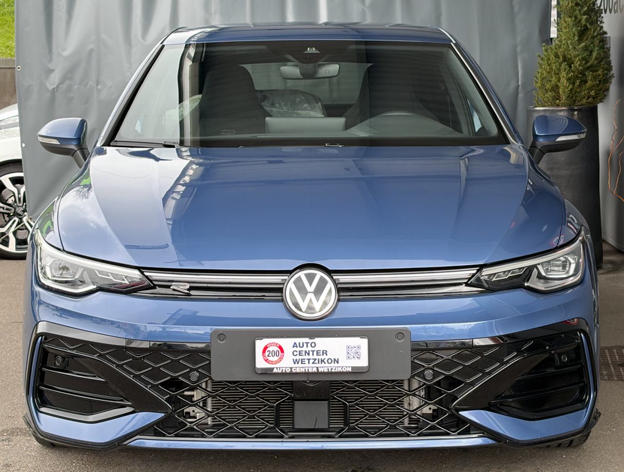 VW Golf VIII 1.5 eTSi mHEV R-Line