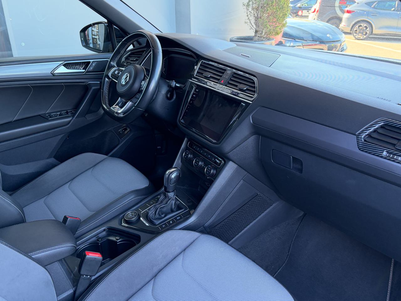 VW Tiguan 2.0 TDi SCR R-Line 4Motion