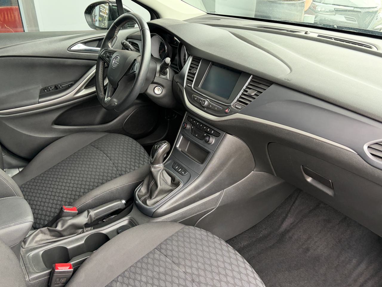 Opel Astra Sports Tourer 1.2i Turbo Edition