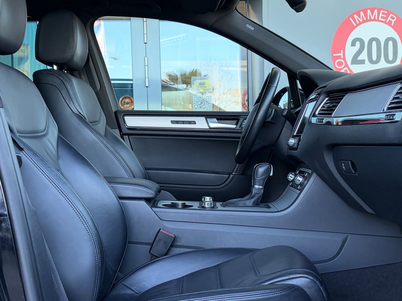 VW Touareg 3.0 TDi BMT *Black Pearl*