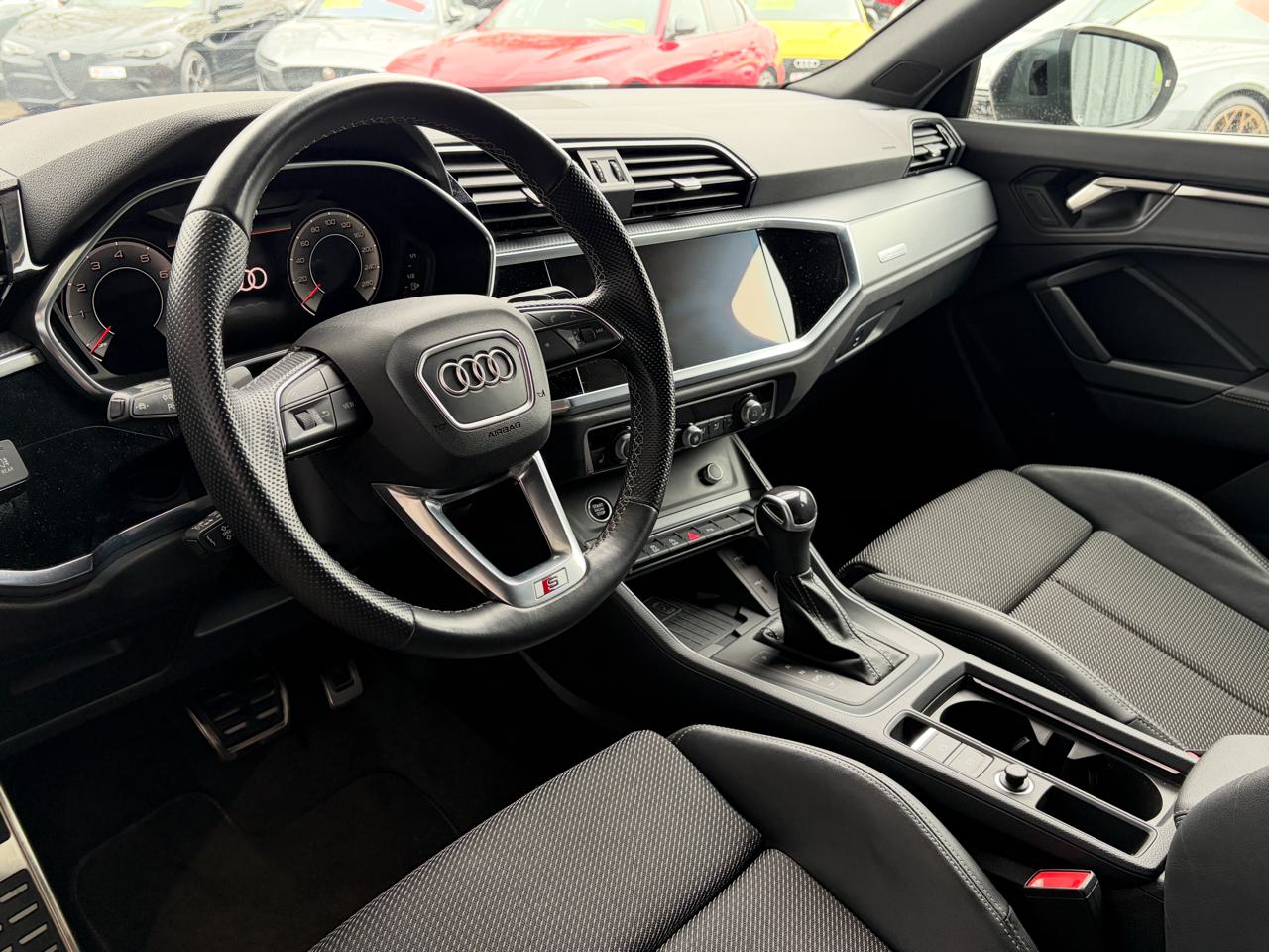 Audi Q3 35 TFSi S line