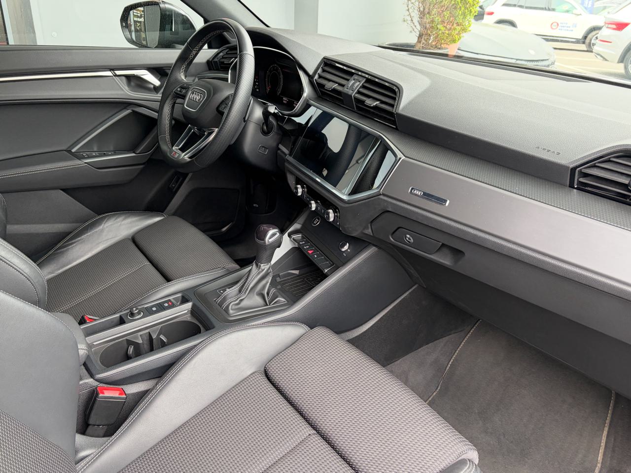 Audi Q3 35 TFSi S line