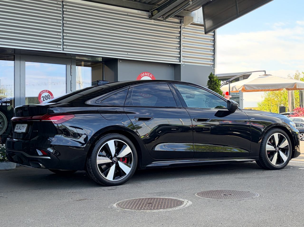 Audi A5 Limousine e-hybrid S line quattro