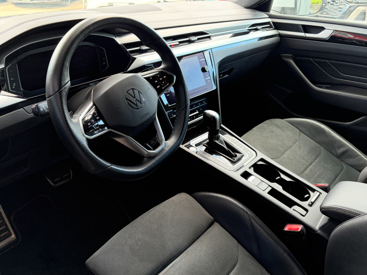 VW Arteon SB 2.0 TSi R-Line