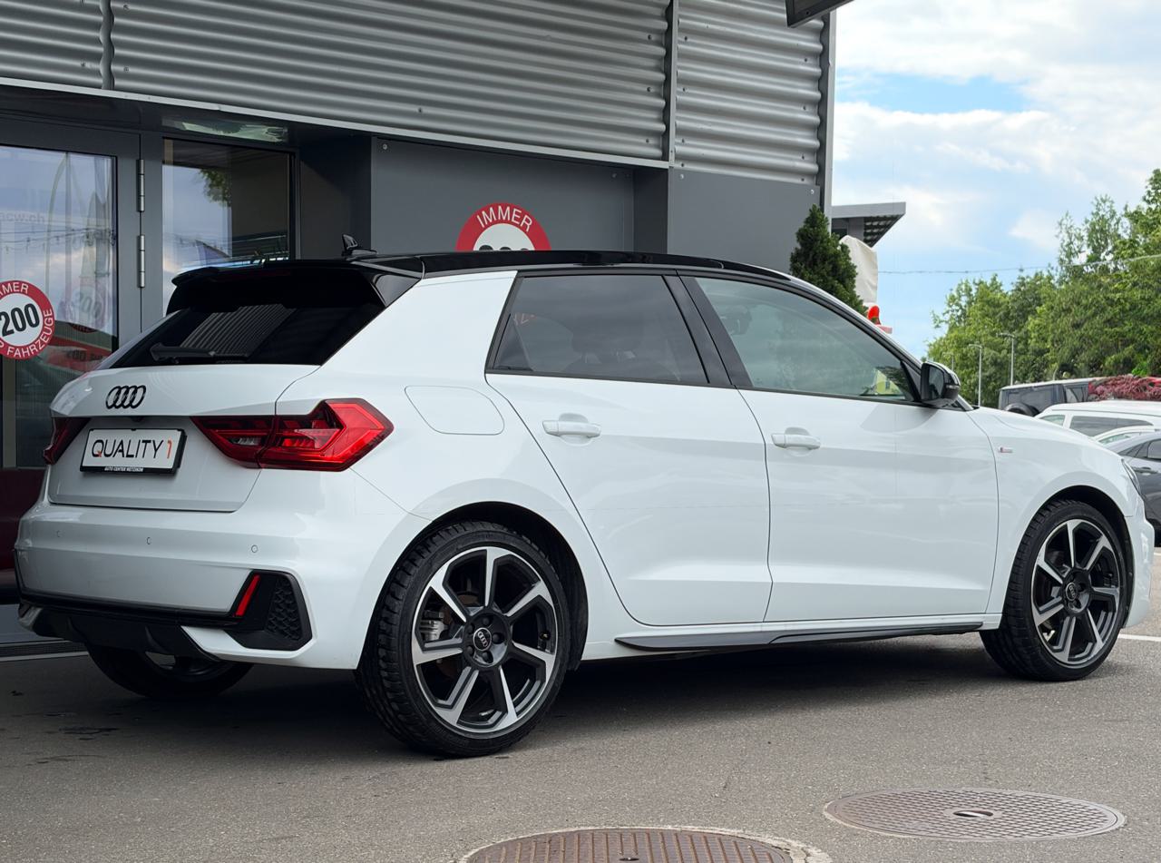 Audi A1 Sportback 30 TFSi S Line *Black Edition*