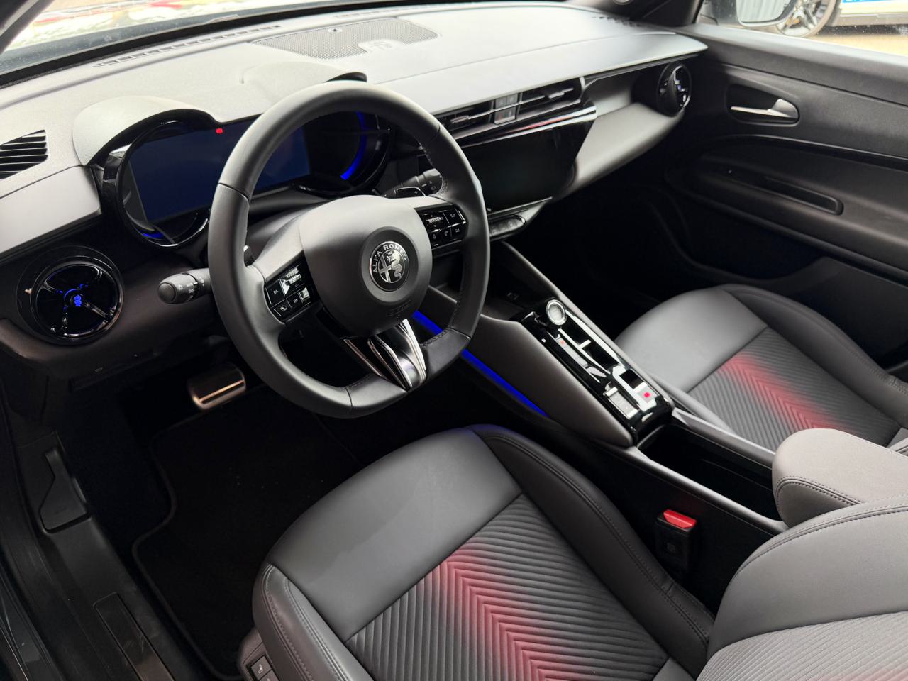 Alfa Romeo Junior 1.2 48V Hybrid Speciale