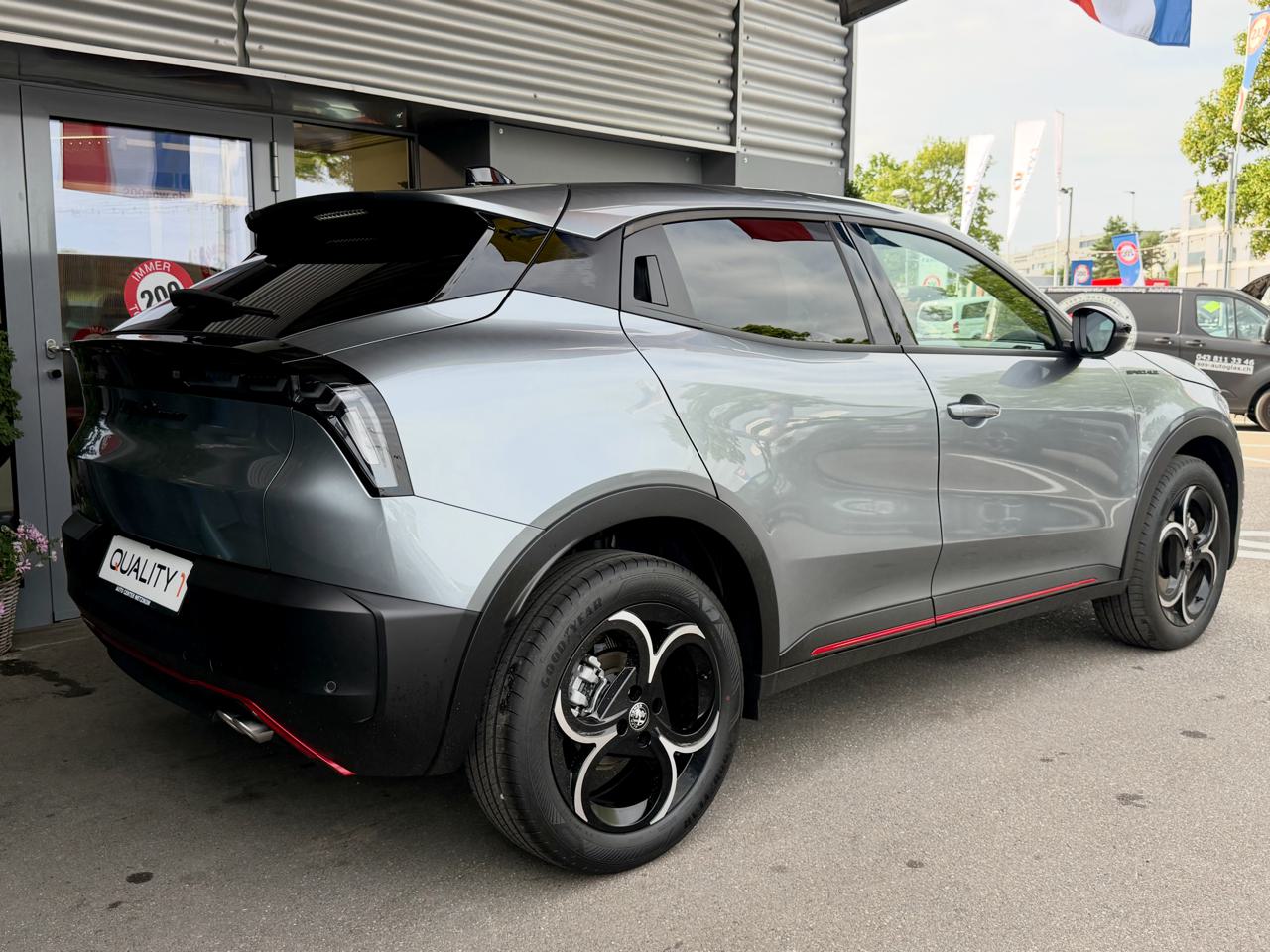 Alfa Romeo Junior 1.2 48V Hybrid Speciale